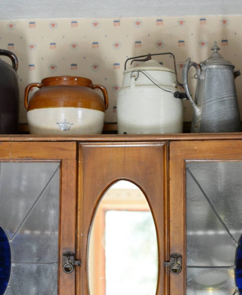 KITCHEN HUTCH